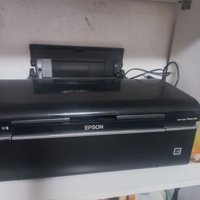 Принтер цветной продам Epson p50