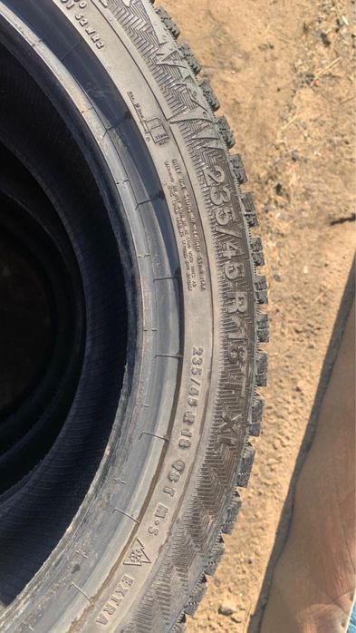 Продам шины зимние R18