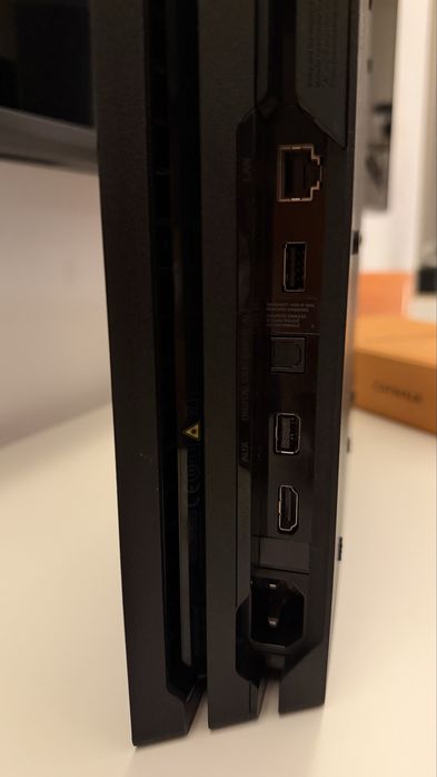 Consola Sony Playstation PS 4 PRO 1TB