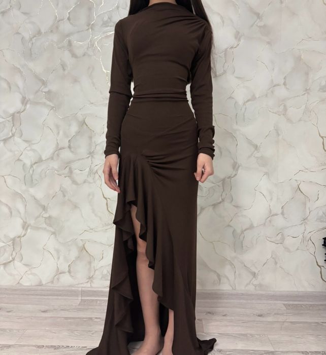 Платье в коричневом цвете