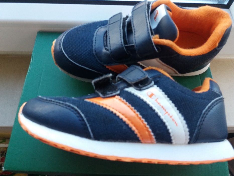 оригинални маратонки 28 номер-40лв.