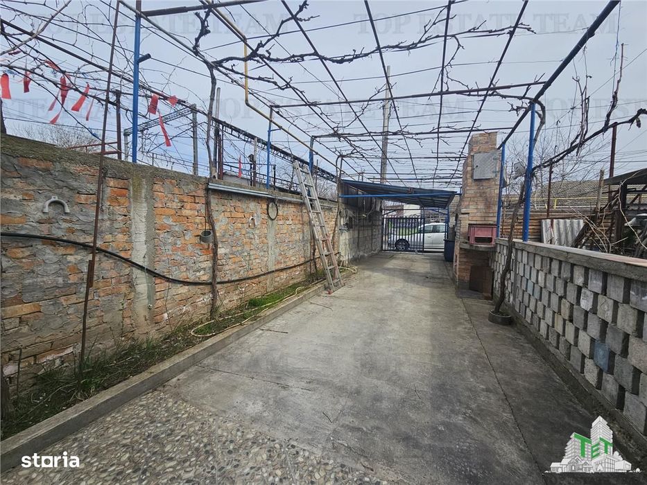 Casa 4 camere plus anexe zona gara Medgidia, Constanta