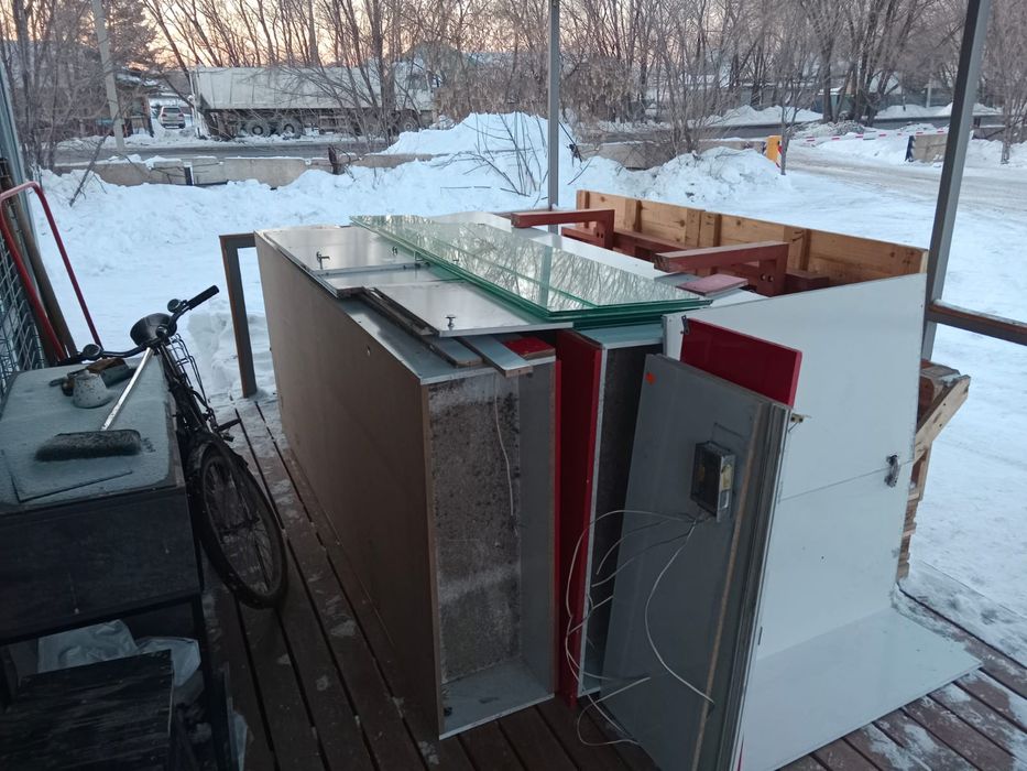 Витрины и Шкафы для Бизнеса