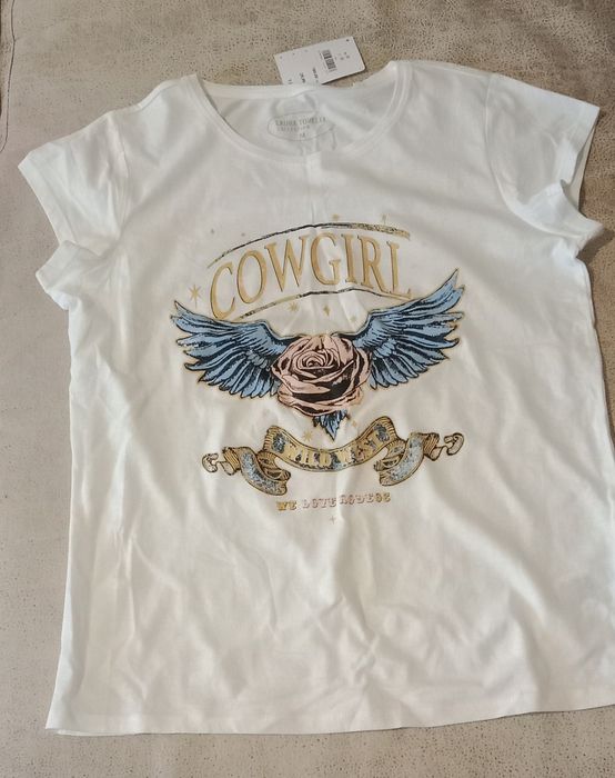 Женские футболки