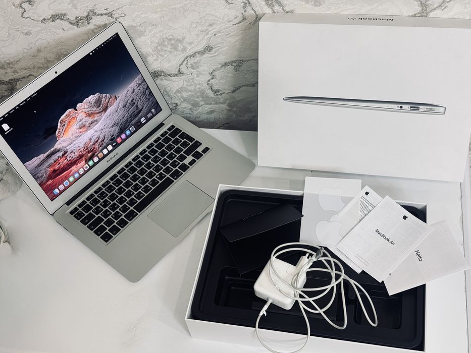 MacBook air white Дешево