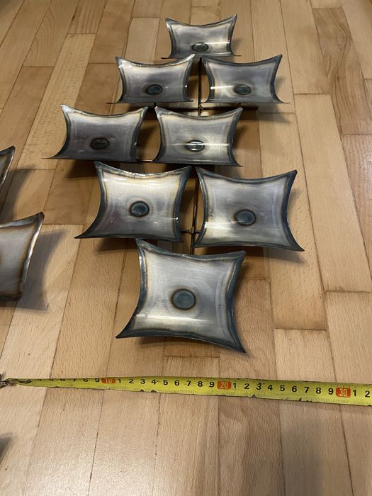 Две метални пана