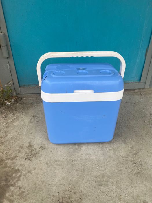 Продается переносной холодильник