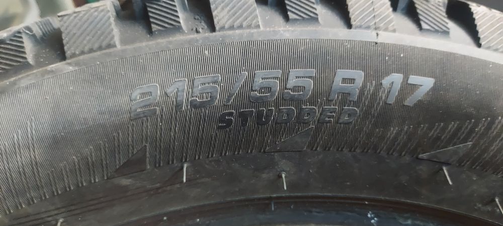 Продам комплект зимних шин