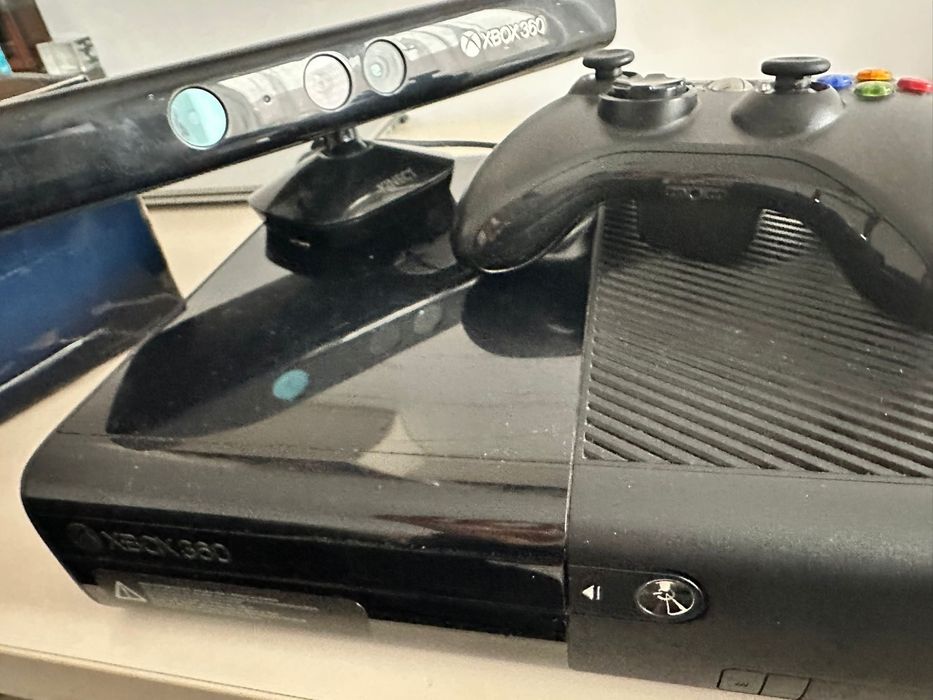Xbox 360 cu acesorii