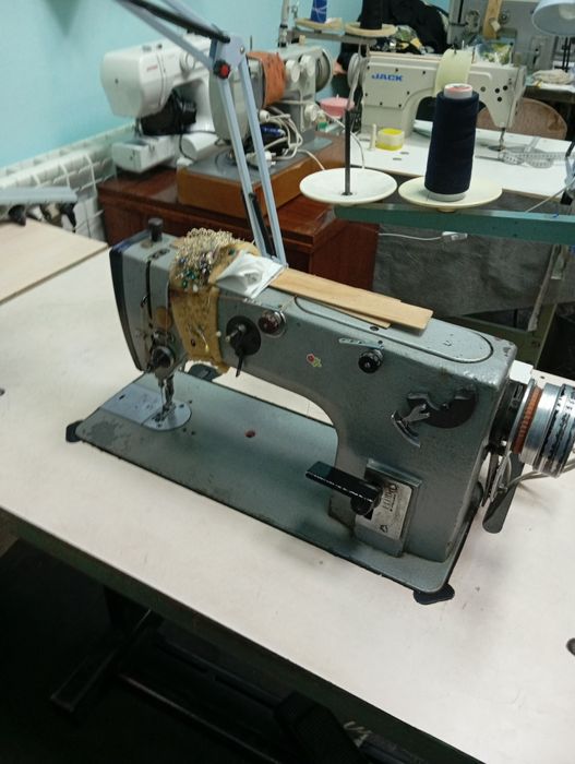 Промышленные швейные машинки. 22 класс
