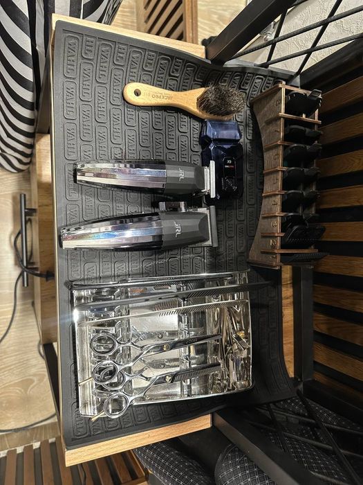 Barbershop, Sartaroshxonada kreslo arendaga beriladi, Tezda.