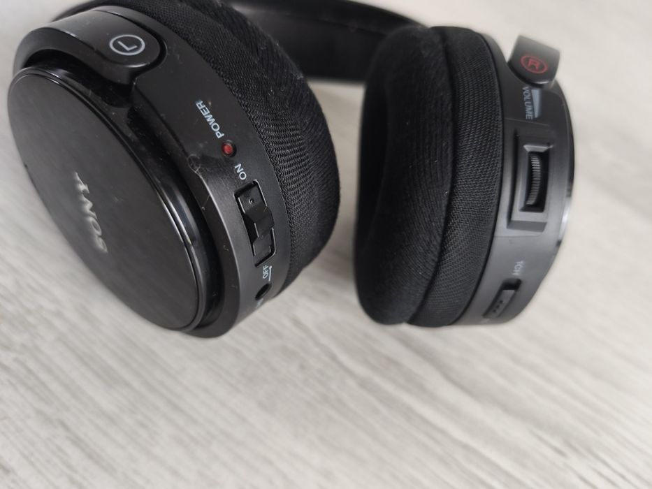 Wifi extender și căști Sony wireless calculator. laptop tel etc putere