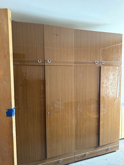 Продам шкаф деревянный