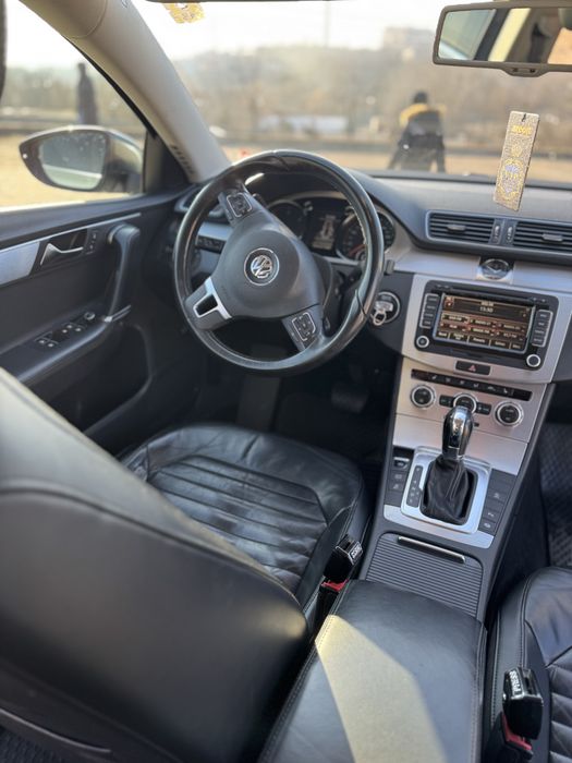 VOLKSWAGEN Passat 2013 — imagine 4