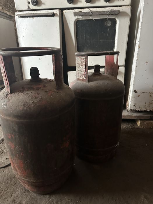 Газ   балон   2шт б/у