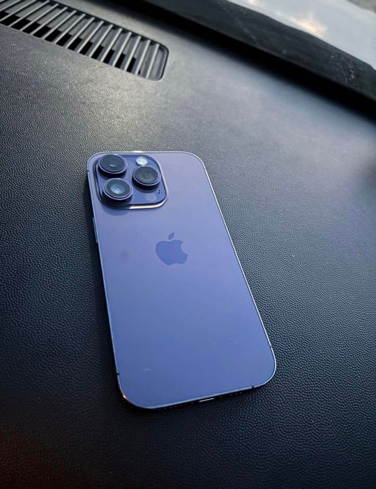 Vând iPhone 14 Pro