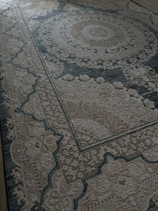 Ковер в хорошем состоянии