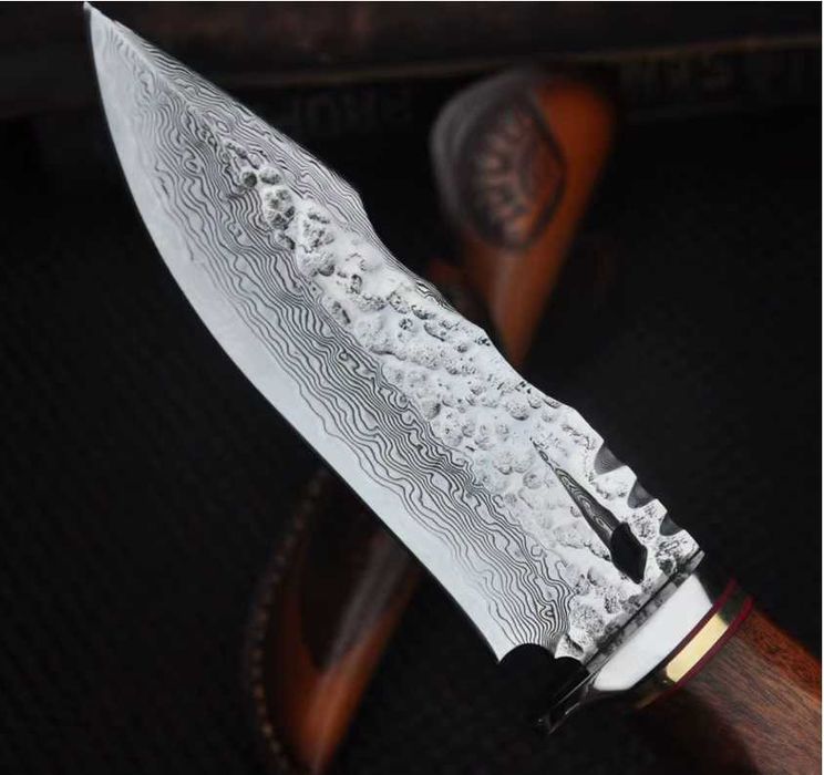 Cutit japonez Damasc, 107 straturi, miez VG 10, teaca piele bovina