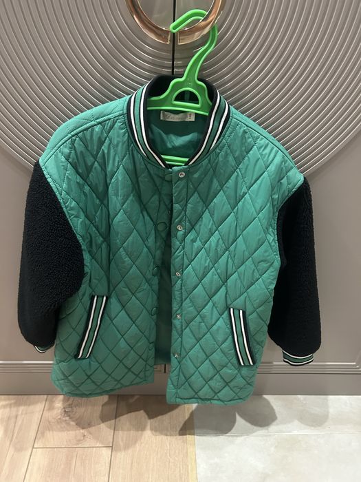 Продам куртку  на девочку