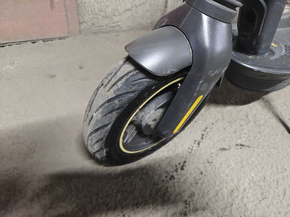 Ninebot KickScooter MAX G2 серый
Ninebot KickScooter MAX G2 серый