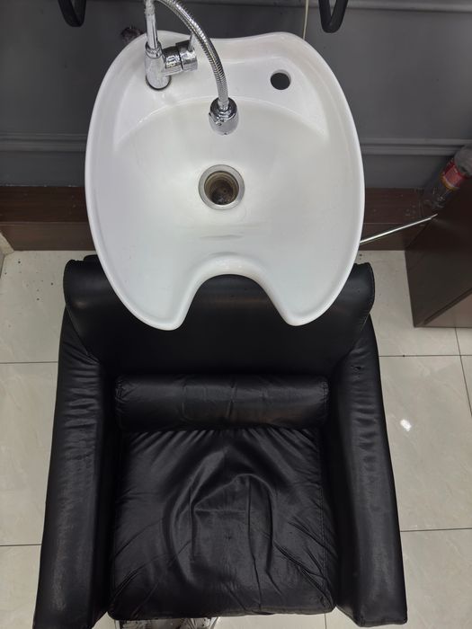 Парикмахерская мойка (кресло с раковиной)