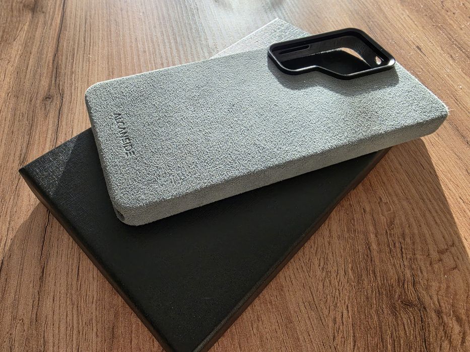 Alcanside S26 Ultra Alcantara case