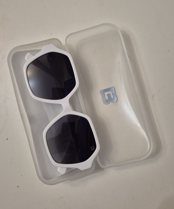 Vand ochelari de soare Botezatu