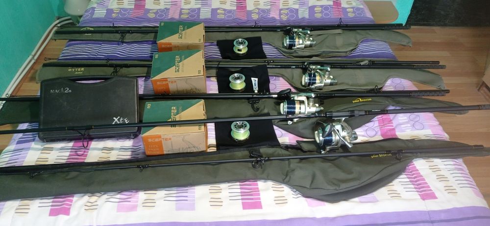 Риболовен комплект от 4 въдици с макари