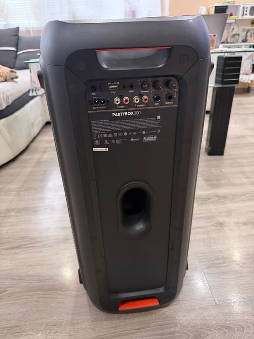 Jbl Party Box 300 Топ състояние