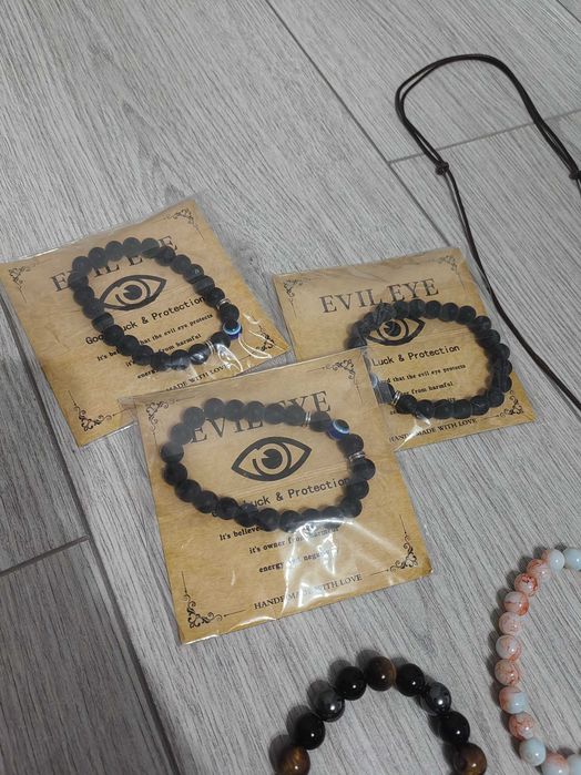 Подаръчета-гривни, ключодържатели, висулки