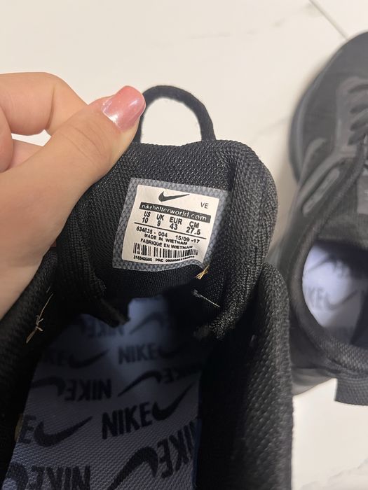 Чисто нови маратонки NIKE