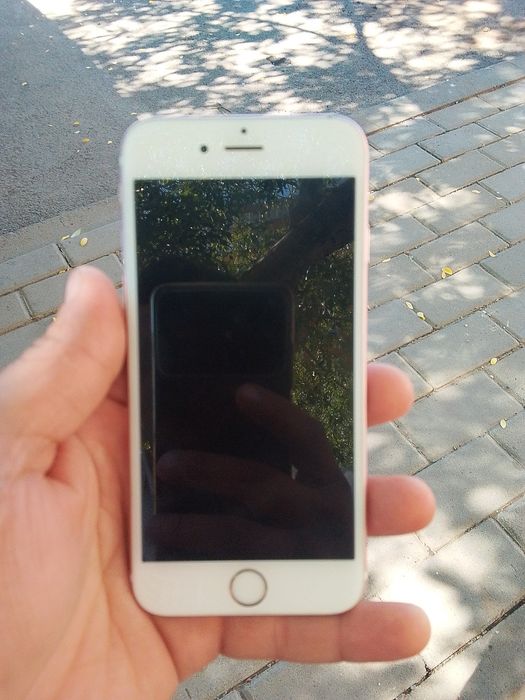 Продам срочно айфон 6s