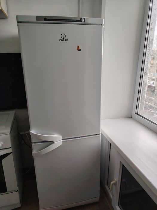 Продам холодильник