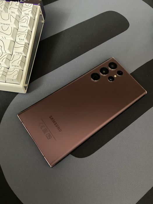 Samsung S22 Ultra Burgundy