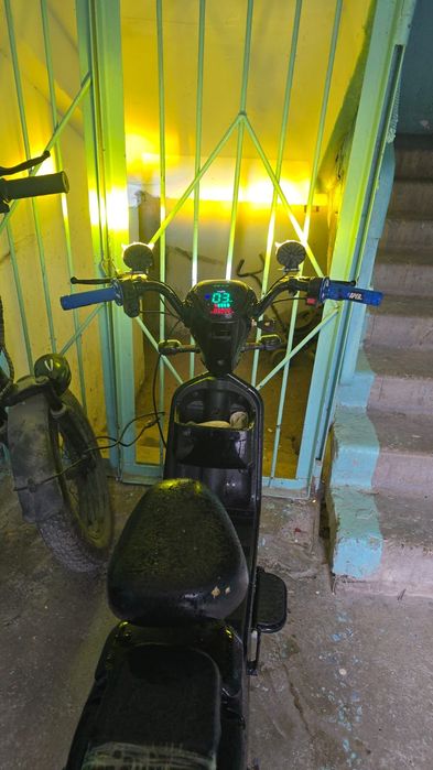 Продаю скутер леопард