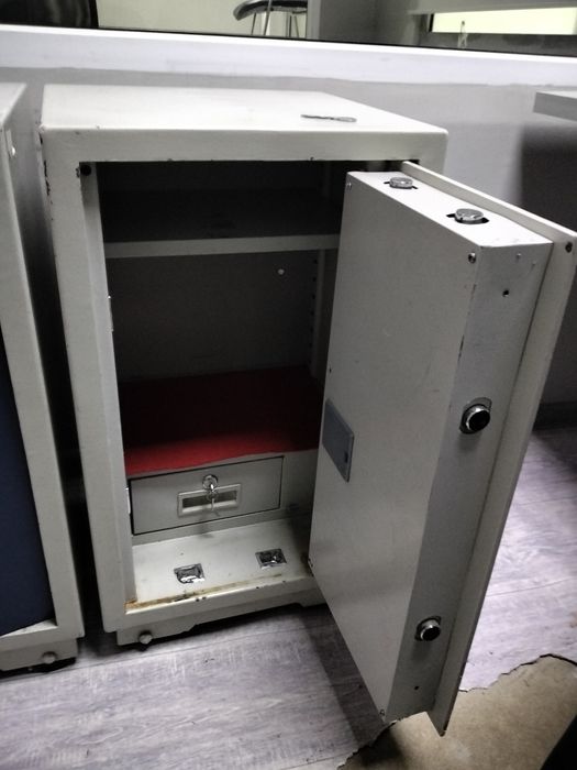 Продаю сейф в хорошем состоянии