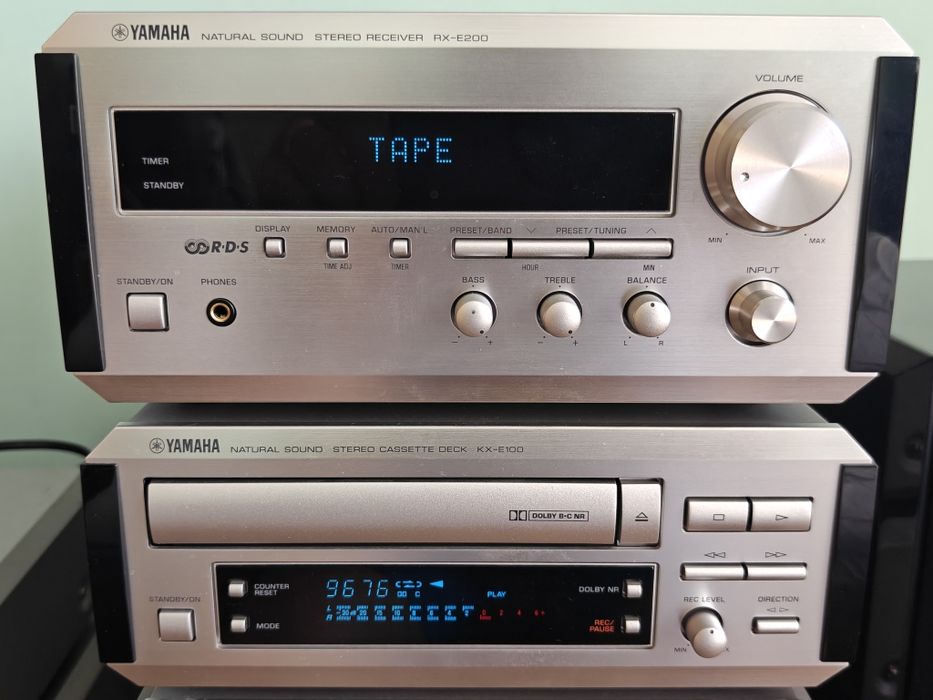 **Sistem audio-video Yamaha Natural Sound (RX-E200, KX-E100, CDX-E200, DVD-E600) + Boxe NX-E200**
