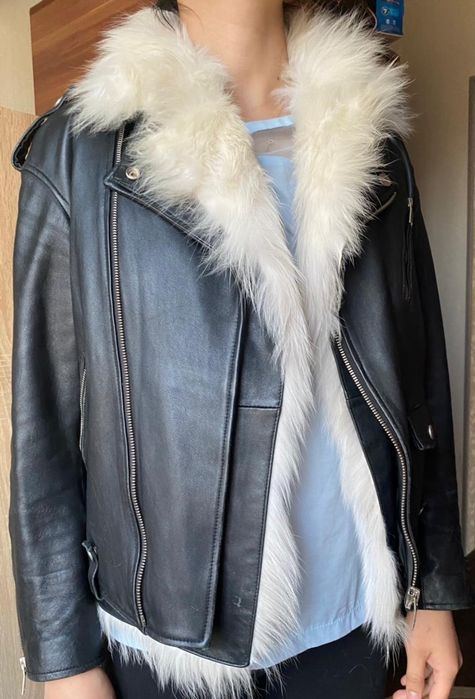 Кожаную куртку продам