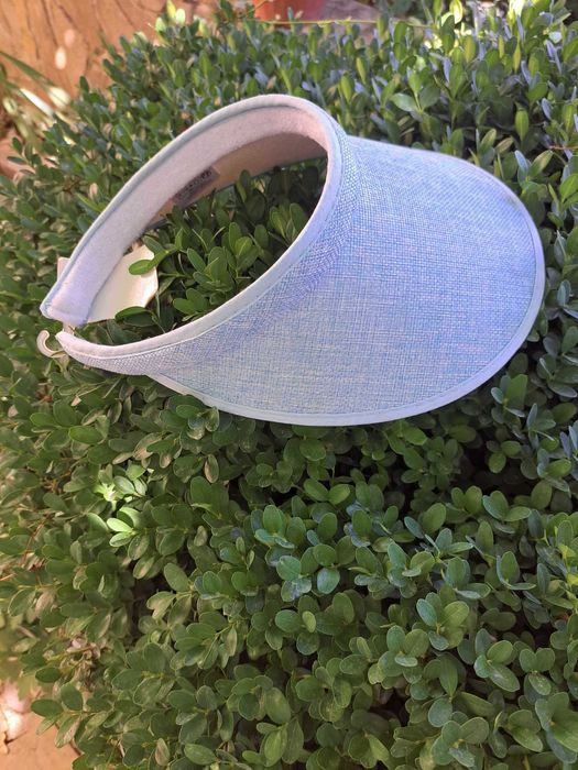 Лятна дамска шапка с козирка