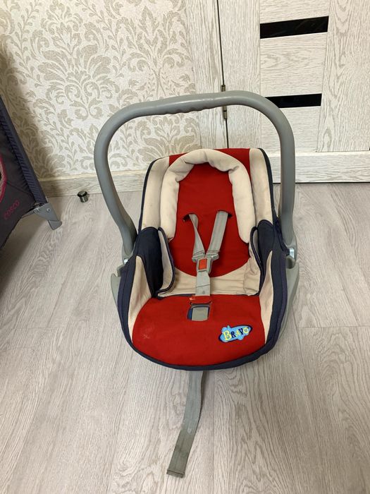 Автолюлька (автокресло)