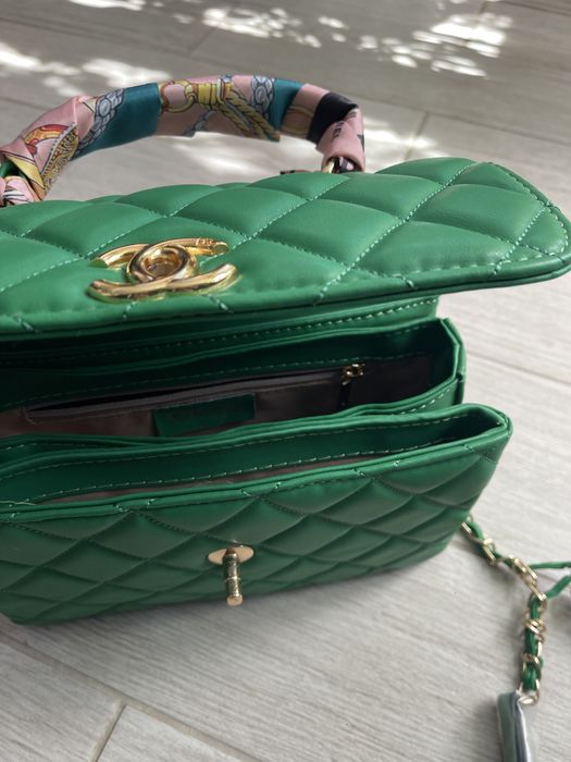 Зелена дамска чанта