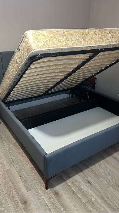 Двухспальная кровать 200/180
