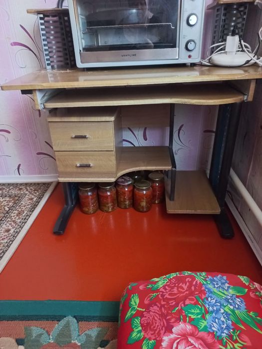 Компьютерный стол