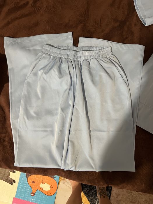 Продам медицинский костюм новый