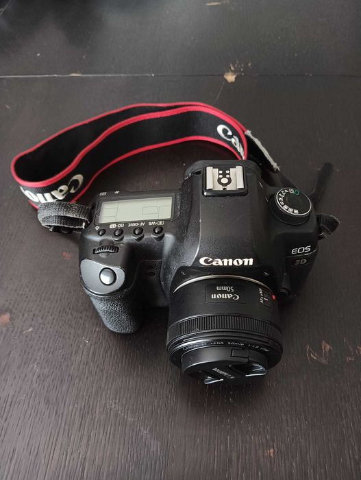 Canon 5D Mark II Full Frame + obiective Canon + baterii + rucsac