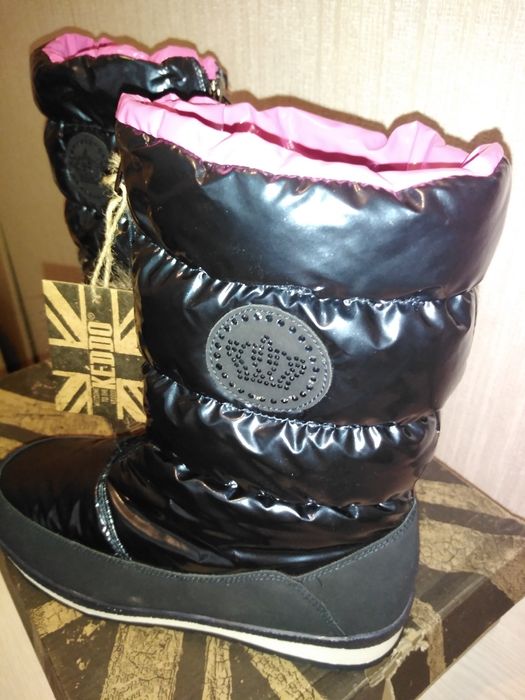 Продам новую обувь.