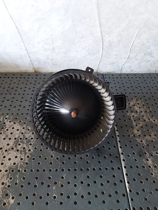 Aeroterma ventilator habitaclu audi a4 b9 8w 4m1820021b c24245108 cz997009