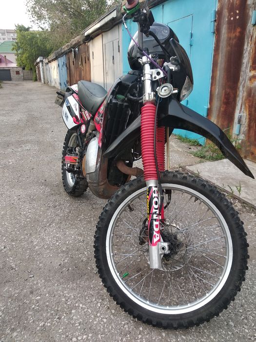 Кроссовый мотоцикл