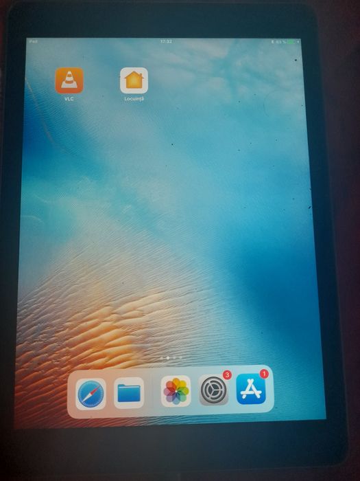 Tabletă stare bună model A 1655 etc  ipad air 2