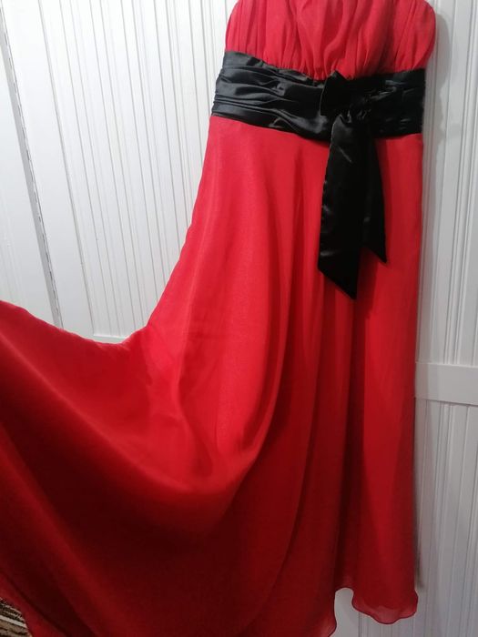 Rochie lunga roșie